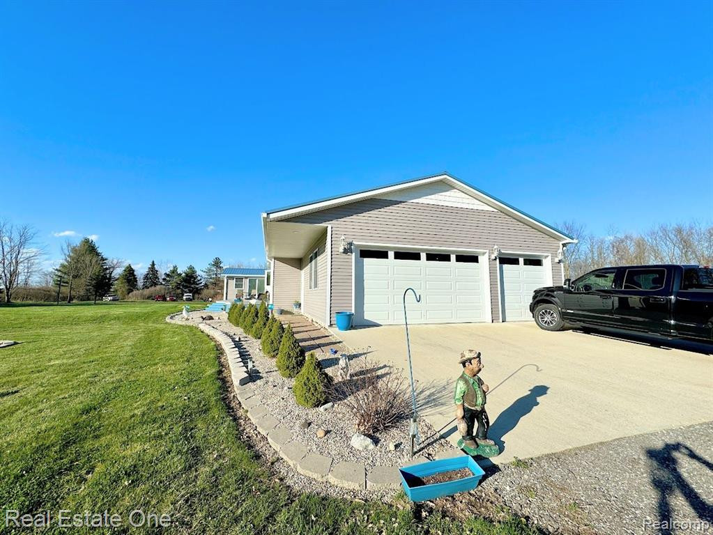 6248 STERLING Road, Yale, MI 48097 — Photo 6