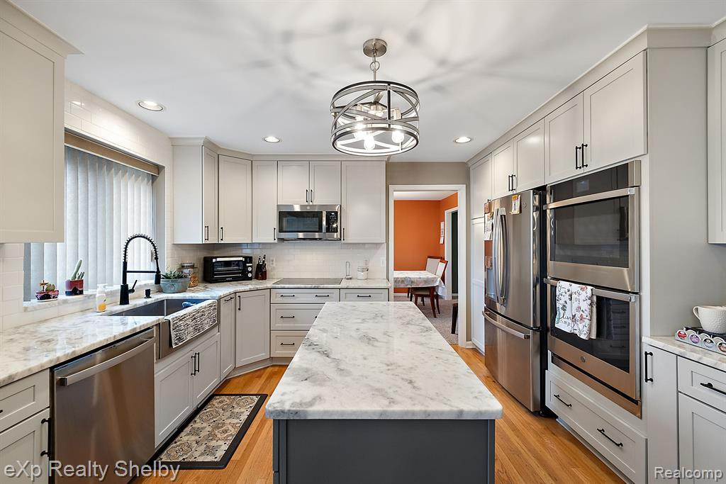 48434 STONEACRE Drive, Macomb, MI 48044 — Photo 15