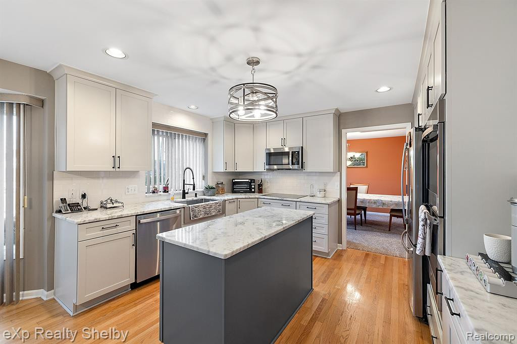48434 STONEACRE Drive, Macomb, MI 48044 — Photo 16