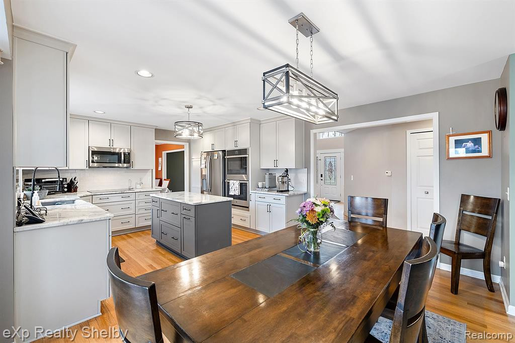48434 STONEACRE Drive, Macomb, MI 48044 — Photo 17