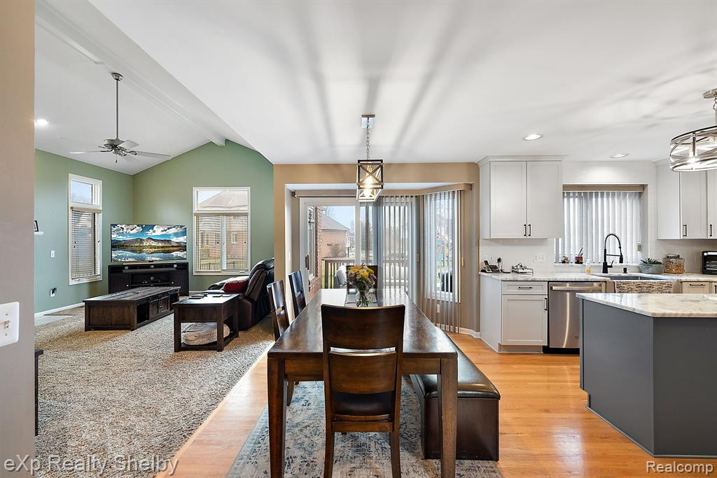 48434 STONEACRE Drive, Macomb, MI 48044 — Photo 19