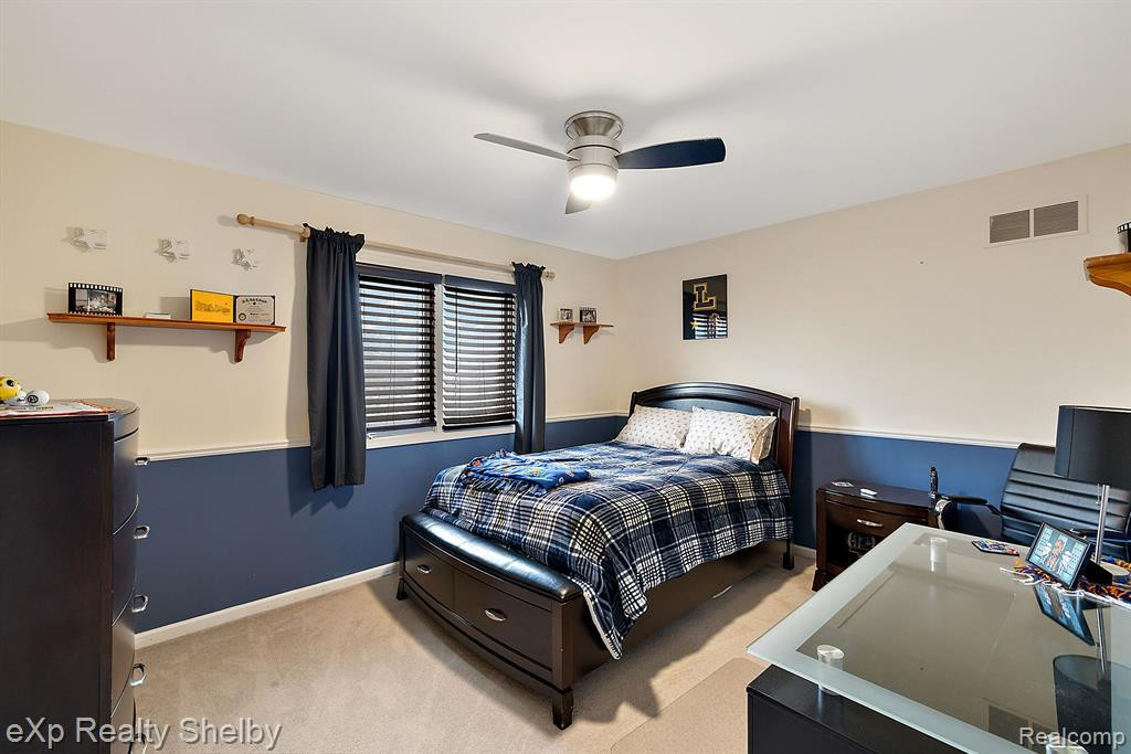 48434 STONEACRE Drive, Macomb, MI 48044 — Photo 34