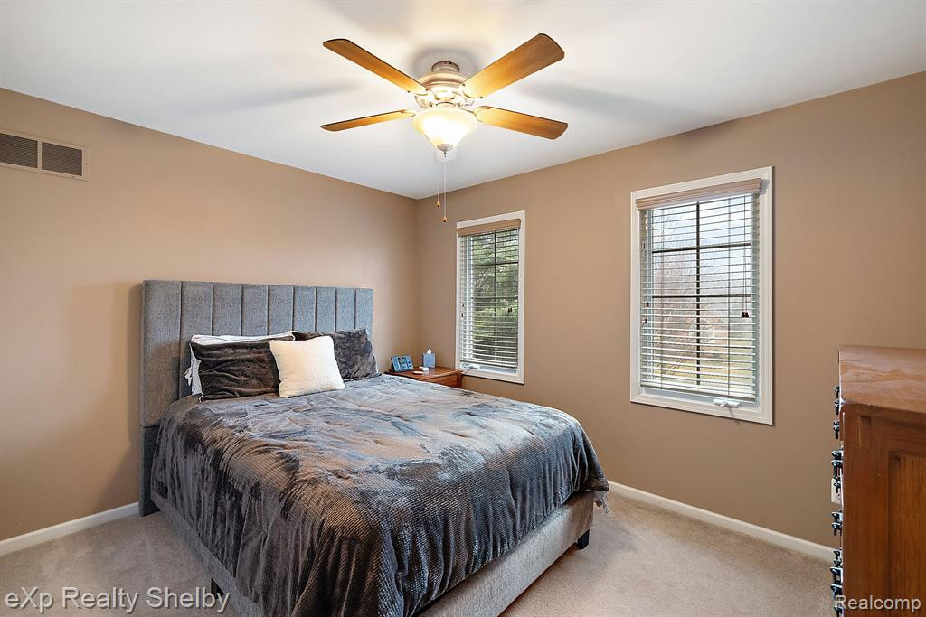 48434 STONEACRE Drive, Macomb, MI 48044 — Photo 38