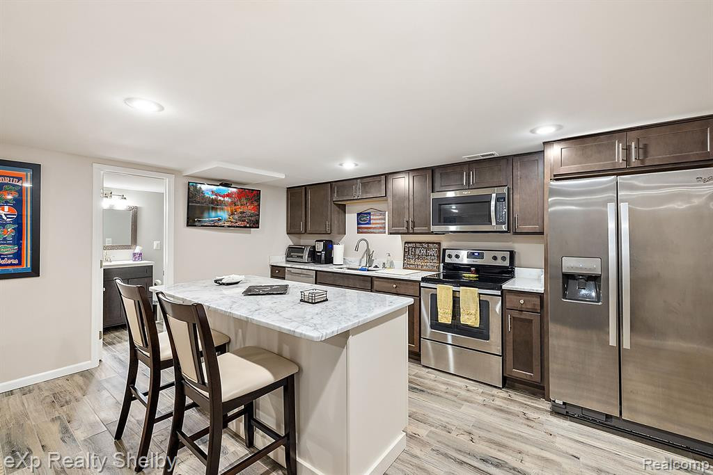 48434 STONEACRE Drive, Macomb, MI 48044 — Photo 43