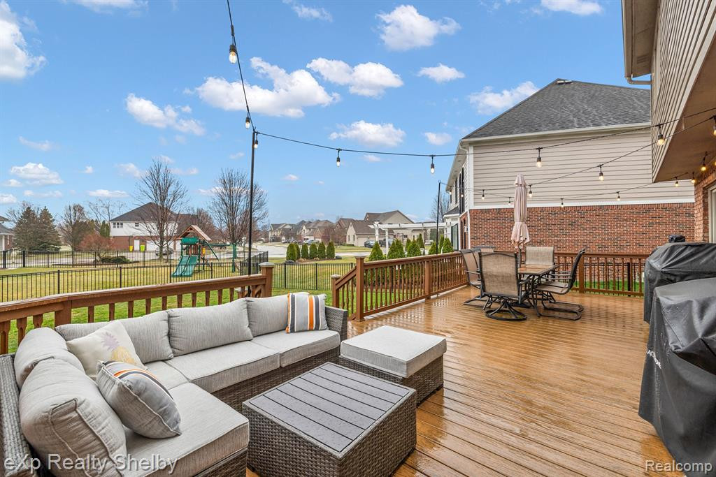 48434 STONEACRE Drive, Macomb, MI 48044 — Photo 48
