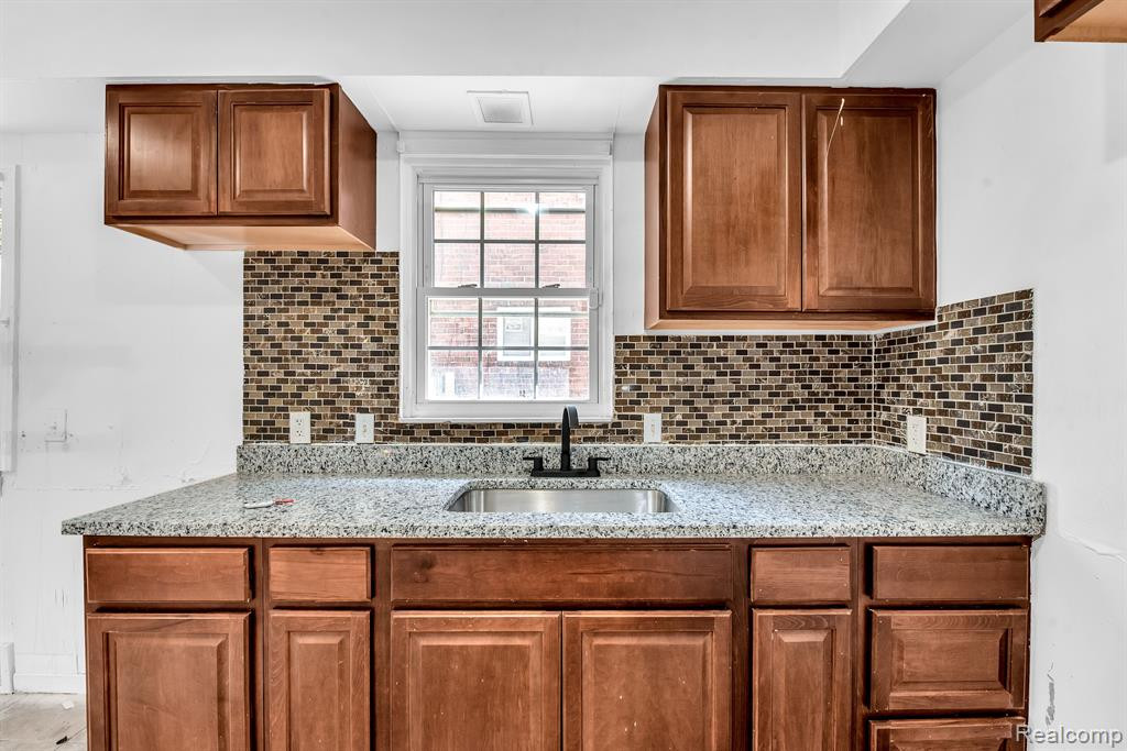 5068 AUDUBON Road, Detroit, MI 48224 — Photo 15