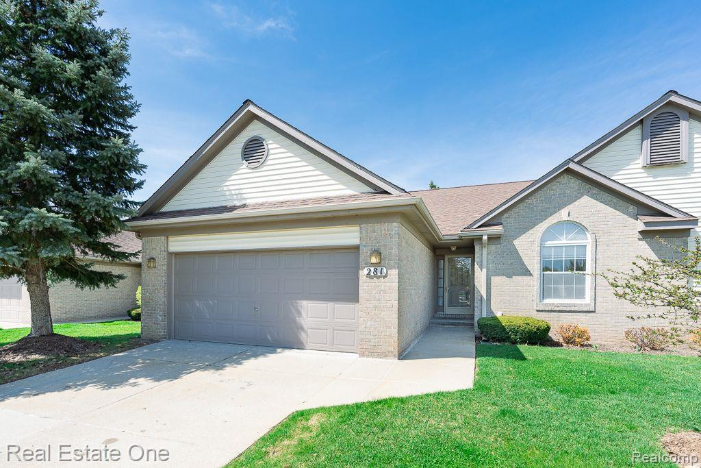 281 WHISPERING Hill, Commerce Twp, MI 48390 — front exterior