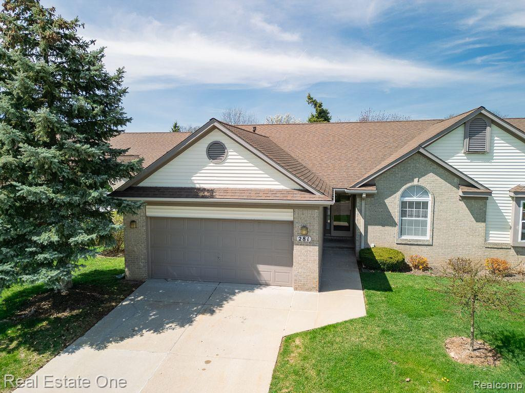 281 WHISPERING Hill, Commerce Twp, MI 48390 — Photo 24