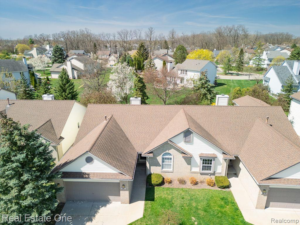 281 WHISPERING Hill, Commerce Twp, MI 48390 — Photo 26