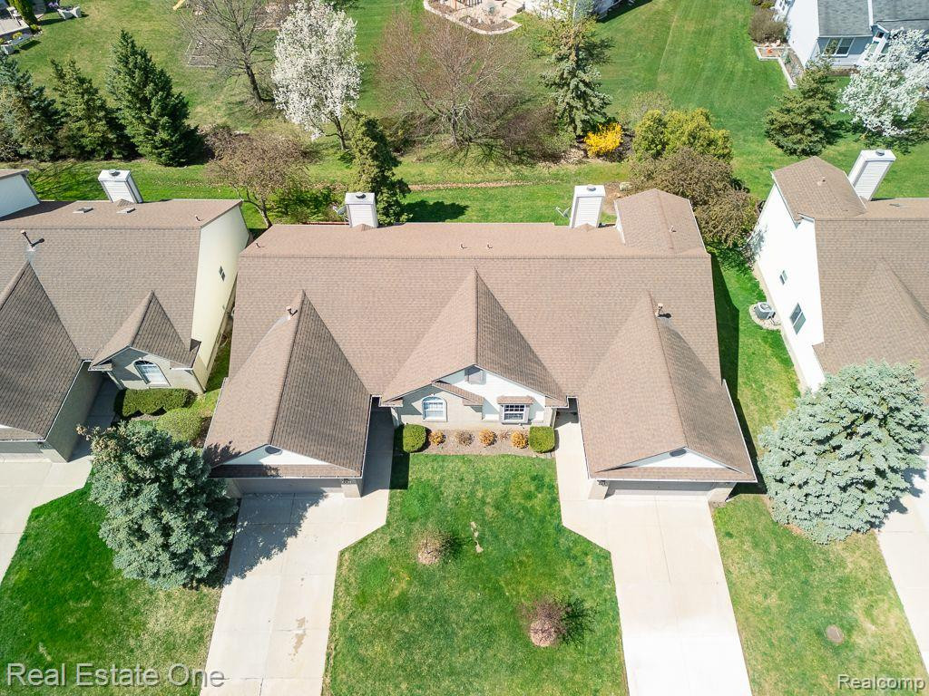281 WHISPERING Hill, Commerce Twp, MI 48390 — Photo 27