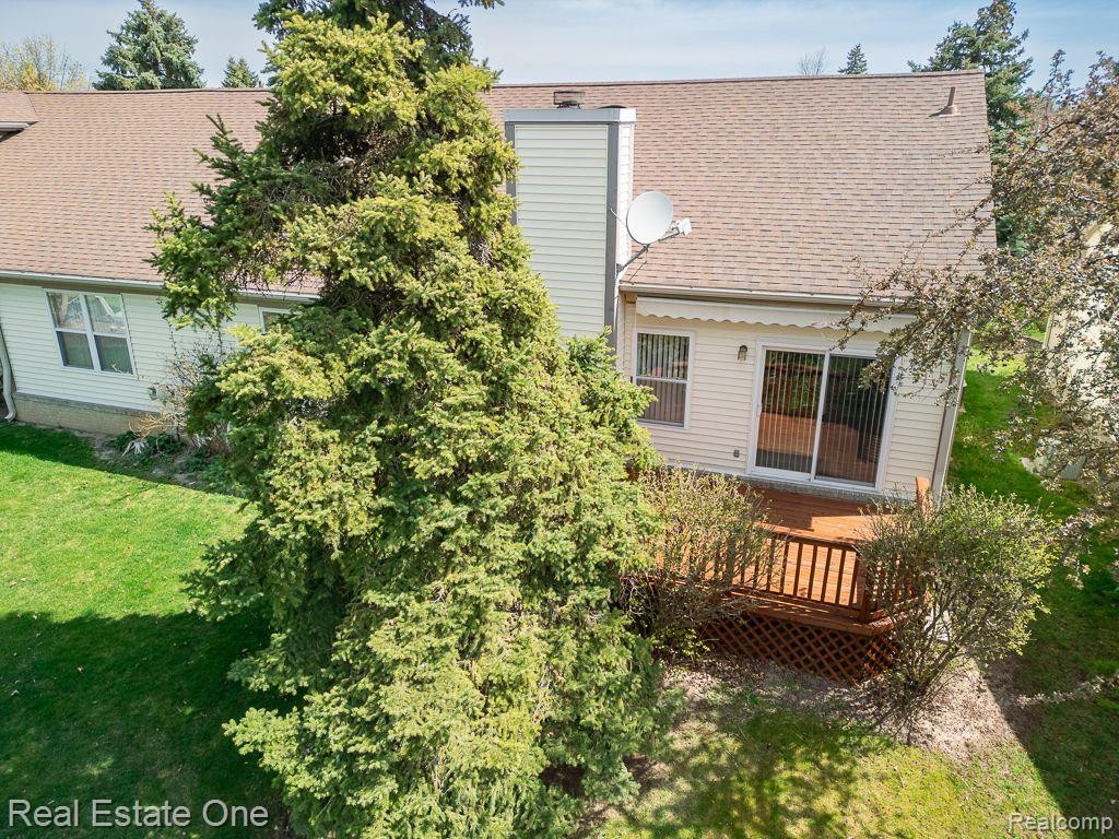281 WHISPERING Hill, Commerce Twp, MI 48390 — Photo 39