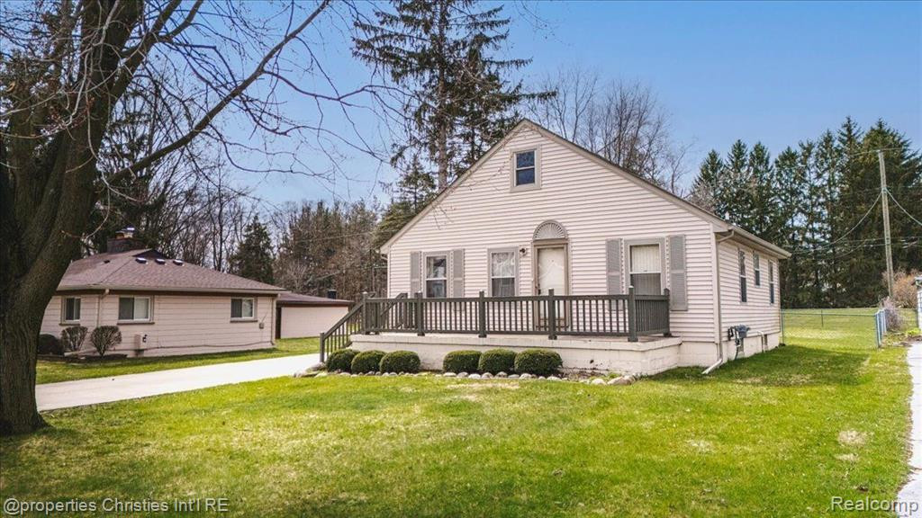 15533 PORTIS Street, Plymouth, MI 48170 — Photo 2