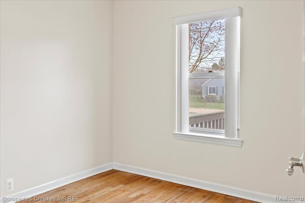 15533 PORTIS Street, Plymouth, MI 48170 — Photo 9