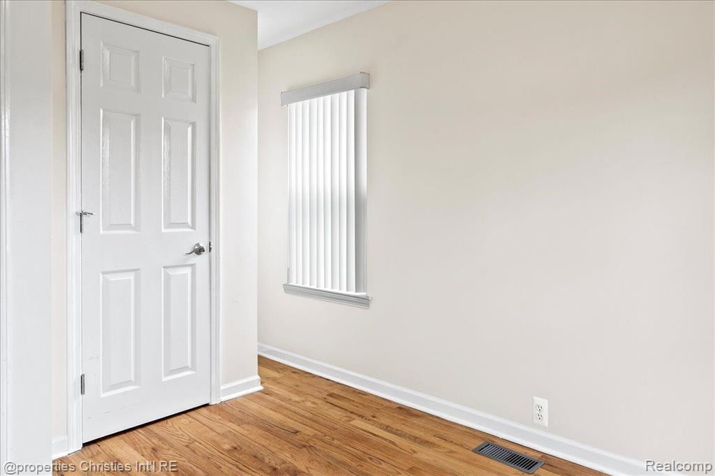 15533 PORTIS Street, Plymouth, MI 48170 — Photo 10