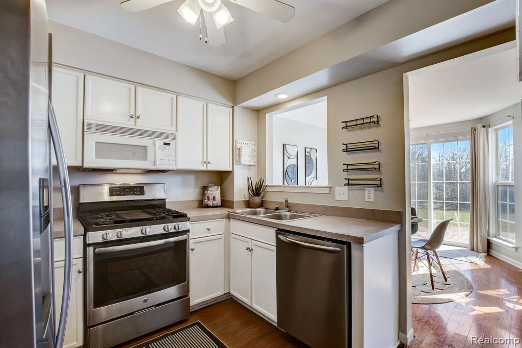 3929 HUNTERS WAY, Canton, MI 48188 — Photo 14