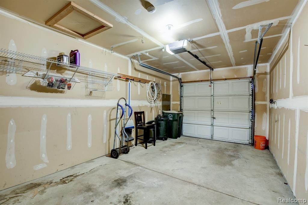 3929 HUNTERS WAY, Canton, MI 48188 — Photo 27
