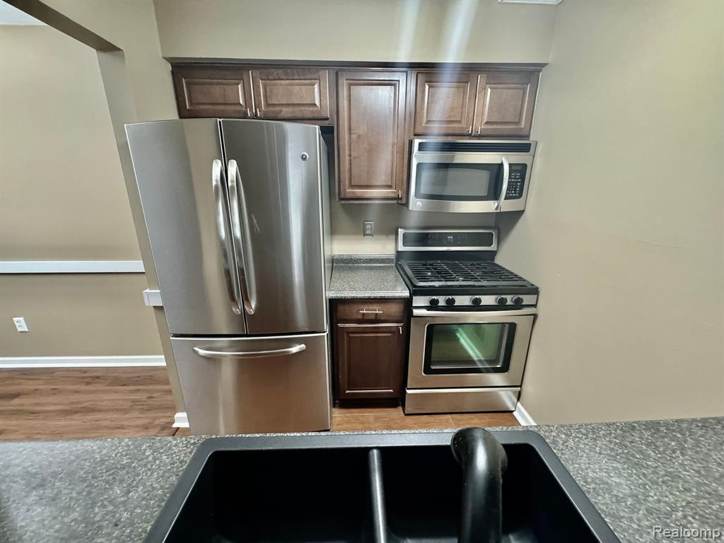 6961 HARVARD Lane, Canton, MI 48187 — Photo 8