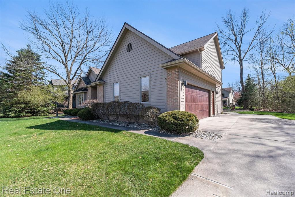 6736 LONGHURST Drive, Clarkston, MI — Photo 3