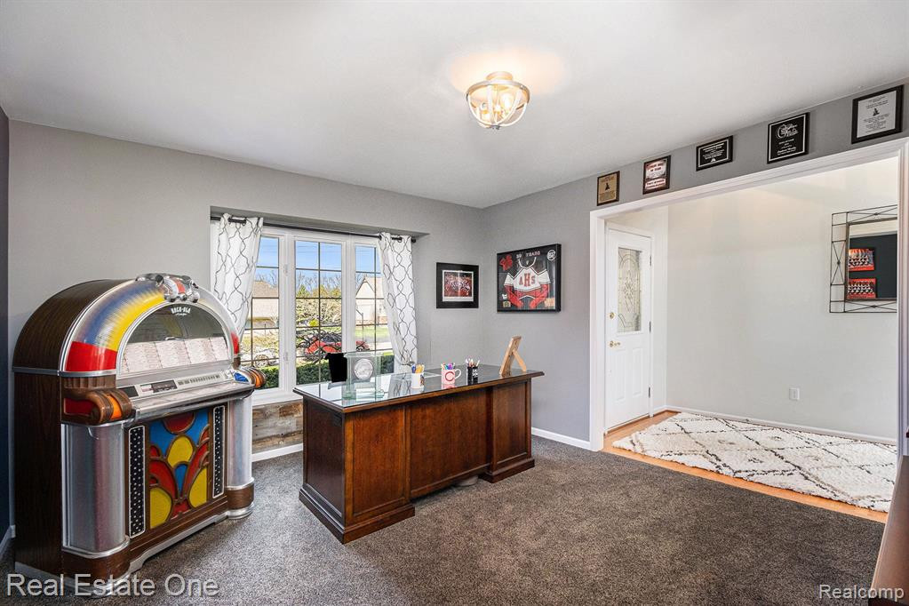 6736 LONGHURST Drive, Clarkston, MI — Photo 11