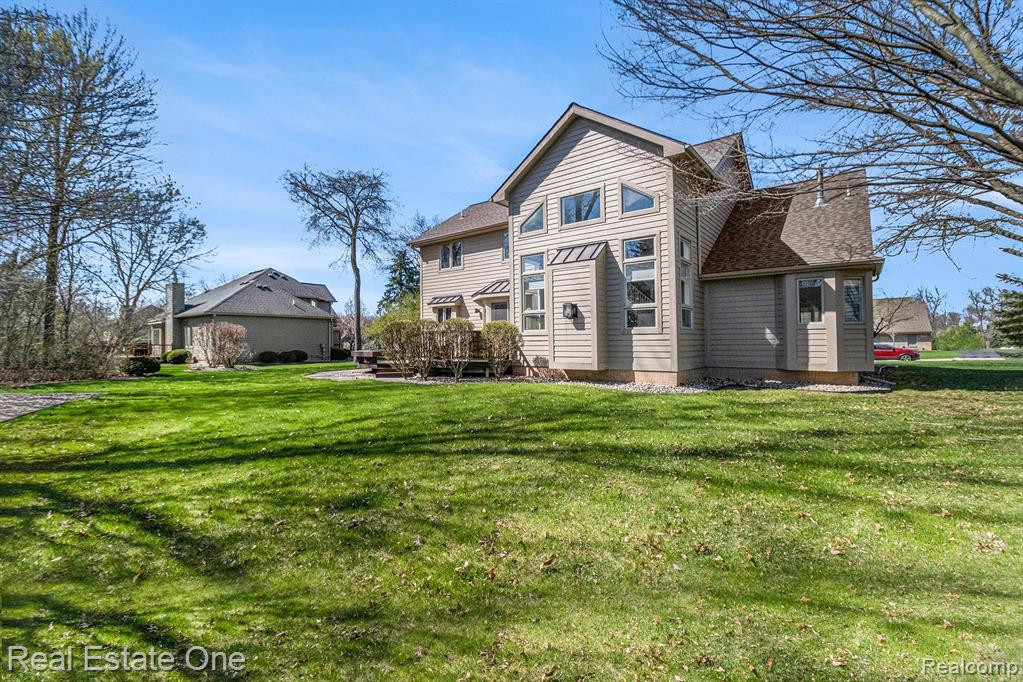 6736 LONGHURST Drive, Clarkston, MI — Photo 24