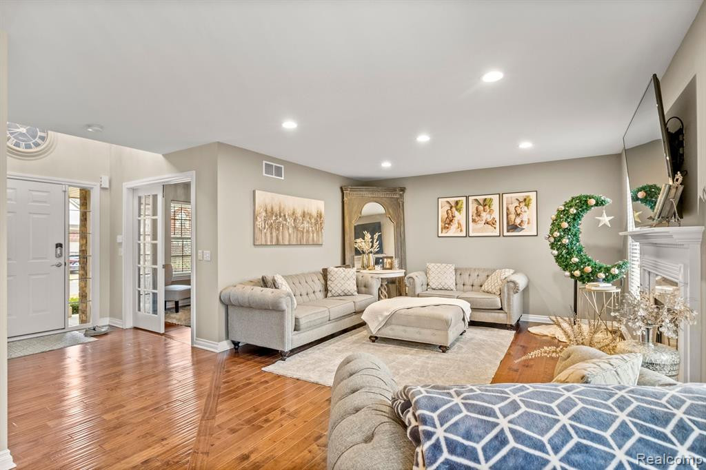 743 CHERRY STONE Drive, Canton, MI 48188 — Photo 9