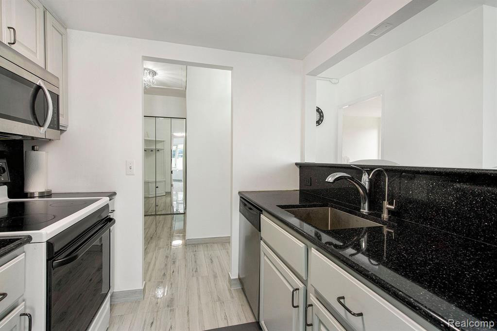 555 E William Street, 8J, Ann Arbor, MI 48104 — Photo 18