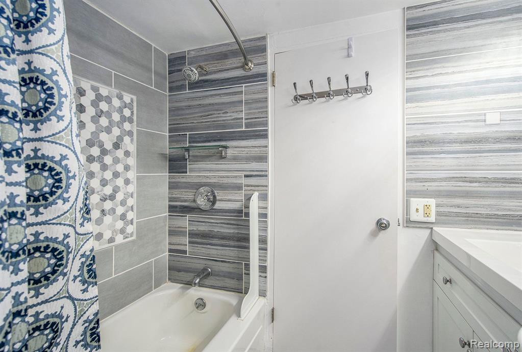 555 E William Street, 8J, Ann Arbor, MI 48104 — Photo 32