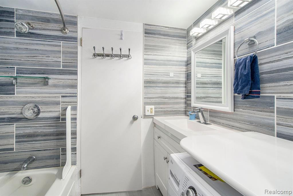 555 E William Street, 8J, Ann Arbor, MI 48104 — Photo 33