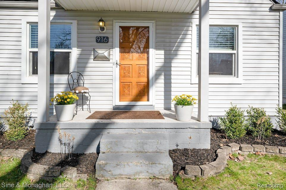 916 N EDGEWORTH Avenue, Royal Oak, MI 48067 — Photo 5