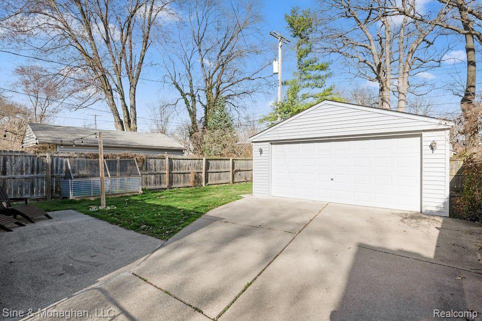 916 N EDGEWORTH Avenue, Royal Oak, MI 48067 — Photo 6