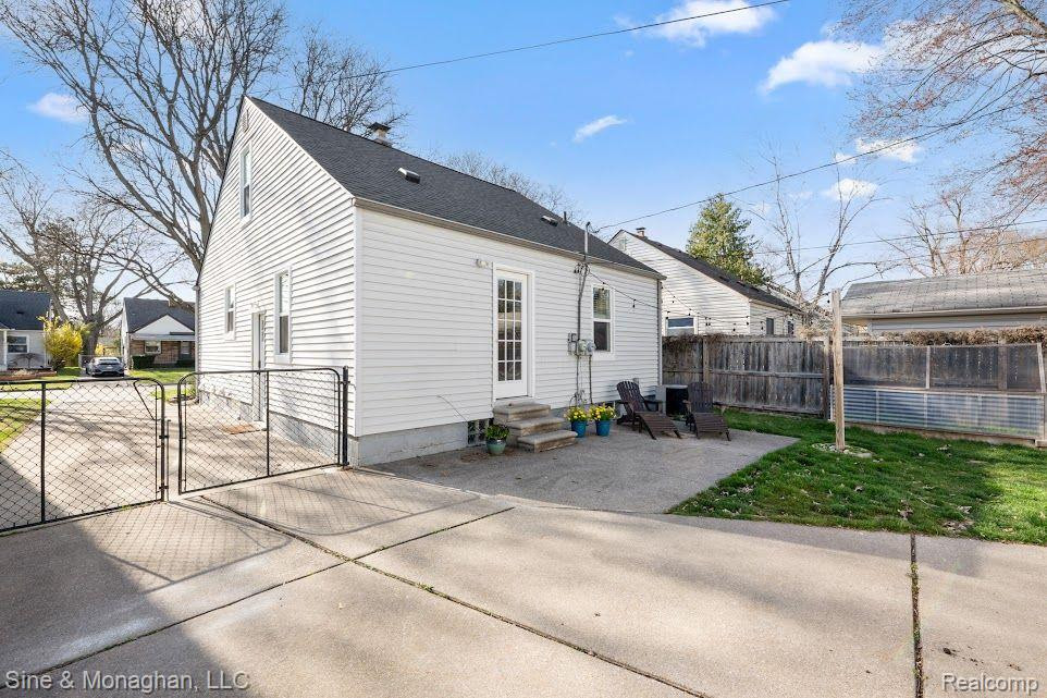 916 N EDGEWORTH Avenue, Royal Oak, MI 48067 — Photo 7