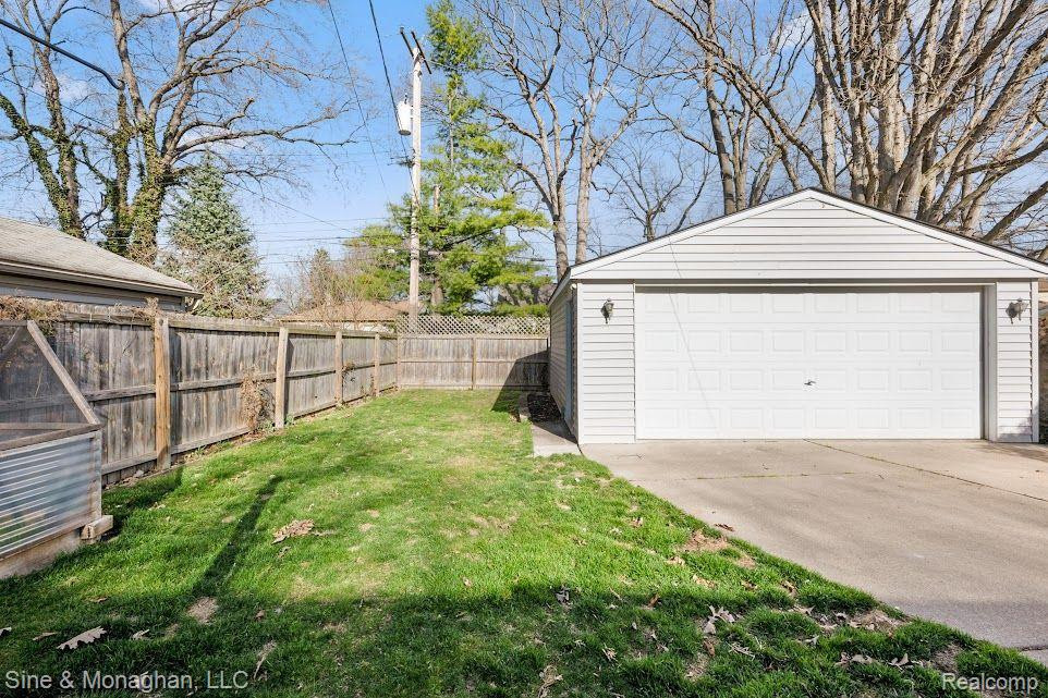 916 N EDGEWORTH Avenue, Royal Oak, MI 48067 — Photo 8