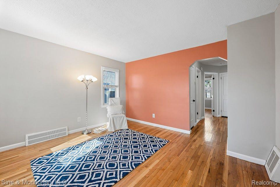 916 N EDGEWORTH Avenue, Royal Oak, MI 48067 — Photo 10