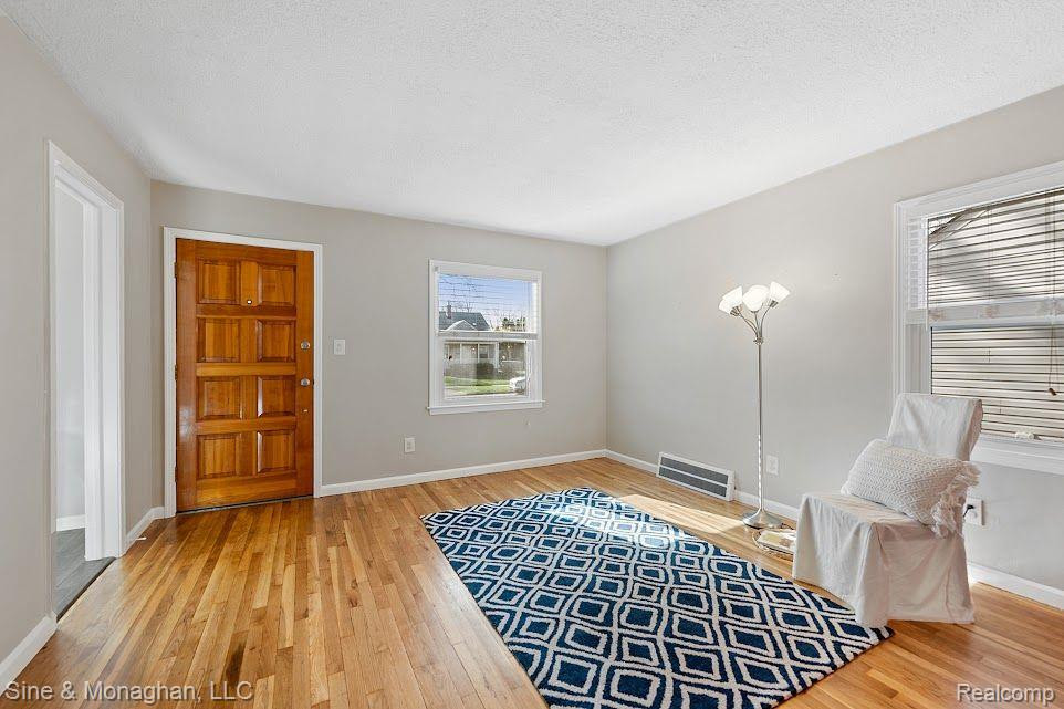 916 N EDGEWORTH Avenue, Royal Oak, MI 48067 — Photo 11