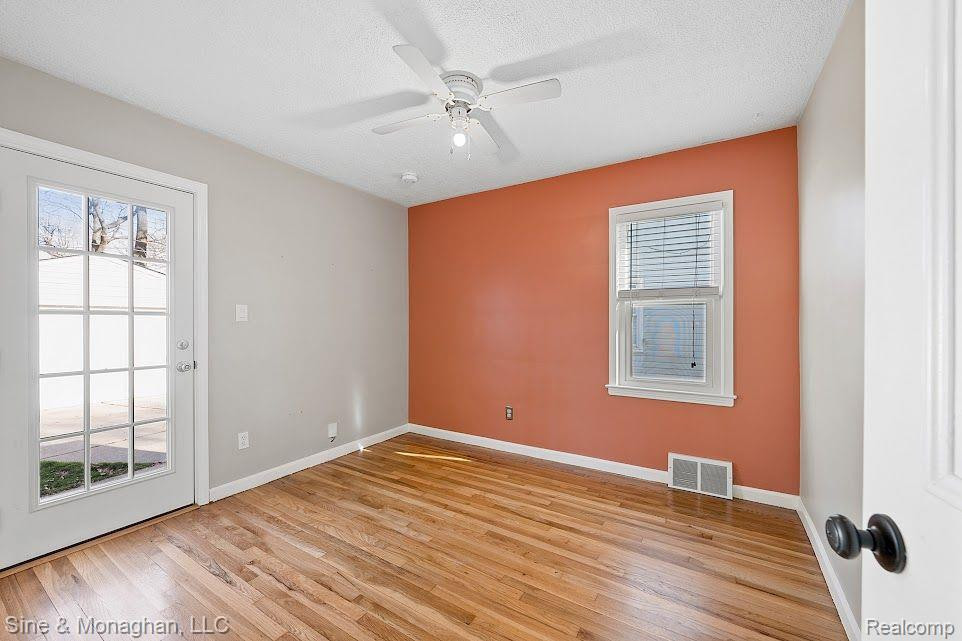 916 N EDGEWORTH Avenue, Royal Oak, MI 48067 — Photo 23