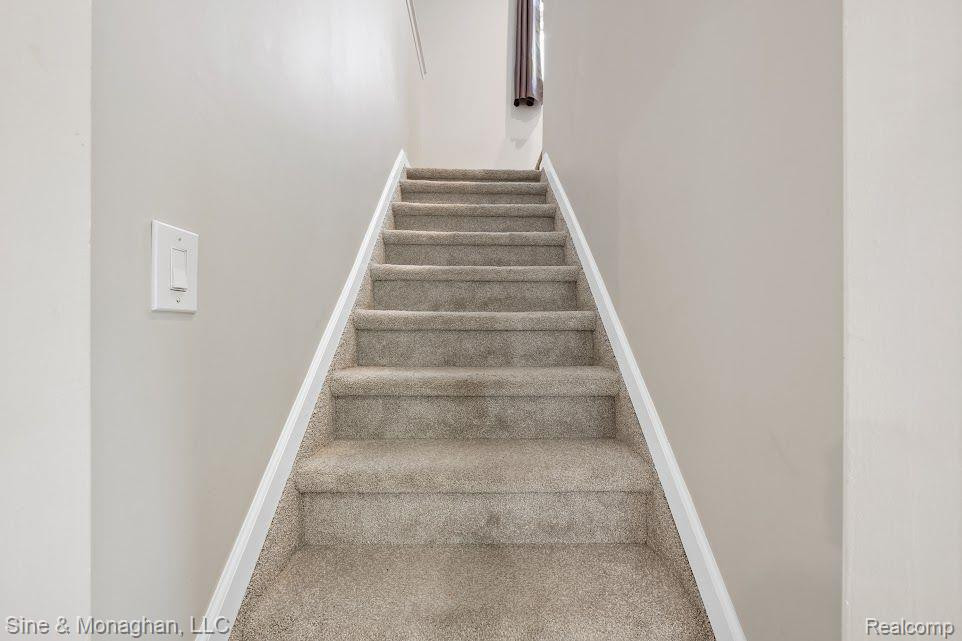 916 N EDGEWORTH Avenue, Royal Oak, MI 48067 — Photo 25
