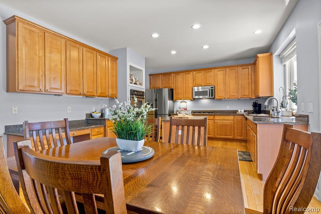 44503 WHITE PINE Circle W, Northville, MI 48168 — Photo 16