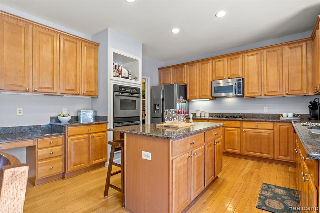 44503 WHITE PINE Circle W, Northville, MI 48168 — Photo 18