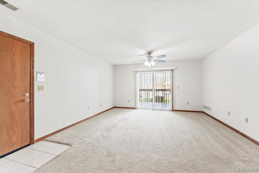 1355 HARBOUR Boulevard, 105, Trenton, MI 48183 — Photo 4