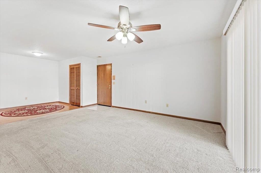 1355 HARBOUR Boulevard, 105, Trenton, MI 48183 — Photo 5