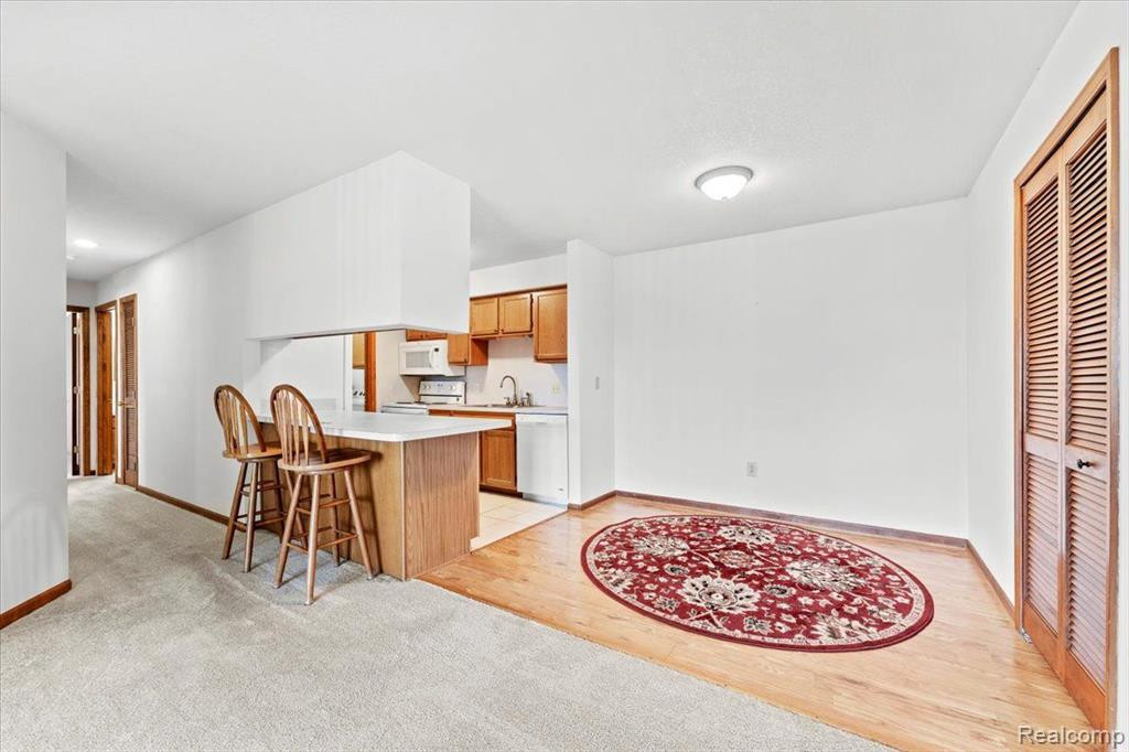 1355 HARBOUR Boulevard, 105, Trenton, MI 48183 — Photo 7