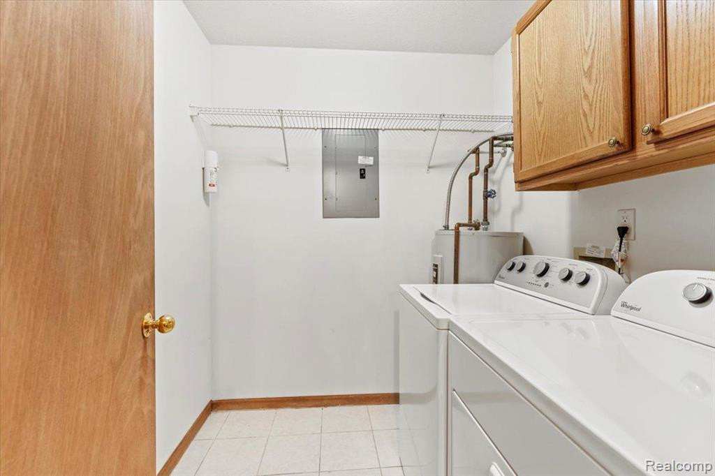 1355 HARBOUR Boulevard, 105, Trenton, MI 48183 — Photo 10