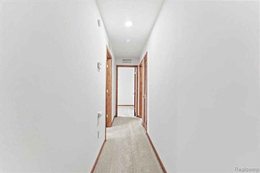 1355 HARBOUR Boulevard, 105, Trenton, MI 48183 — Photo 12
