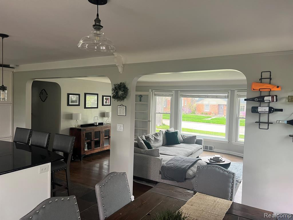 4407 S VERONA Circle, Royal Oak, MI 48073 — Photo 11