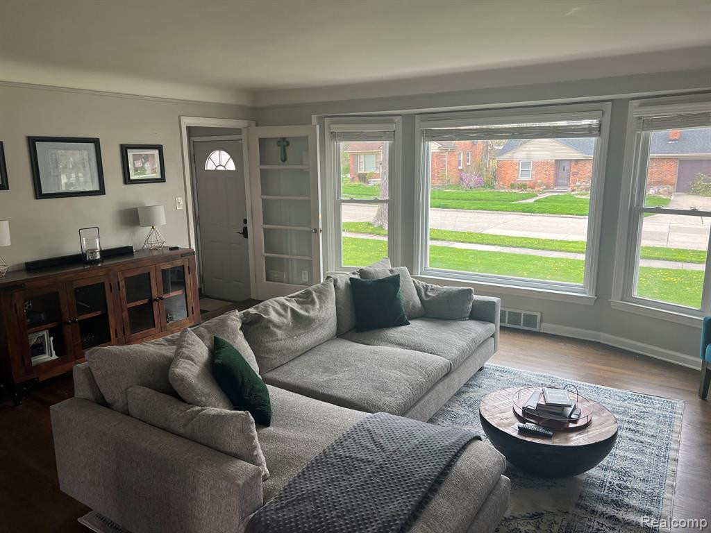 4407 S VERONA Circle, Royal Oak, MI 48073 — Photo 12