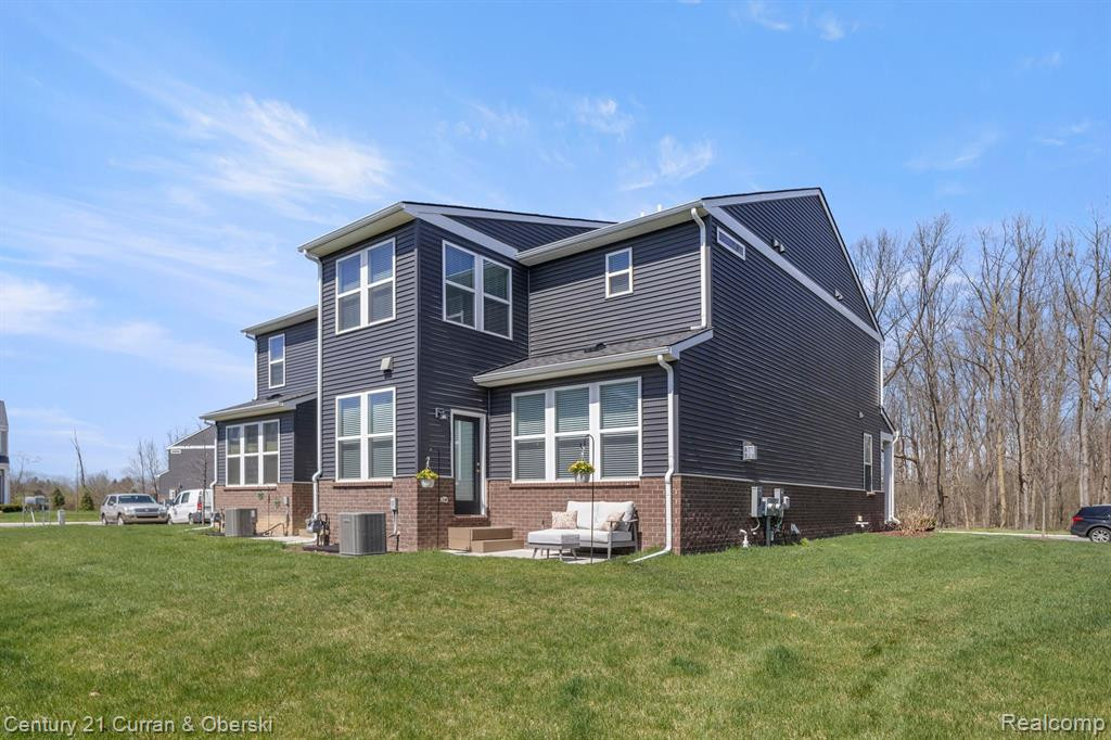 2806 PRAIRIE VIEW Road, Ann Arbor, MI 48108 — Photo 45