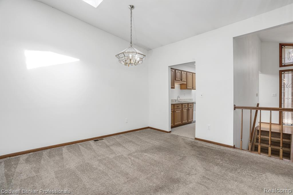 49320 MAYFLOWER Court, Shelby Twp, MI 48315 — Photo 6