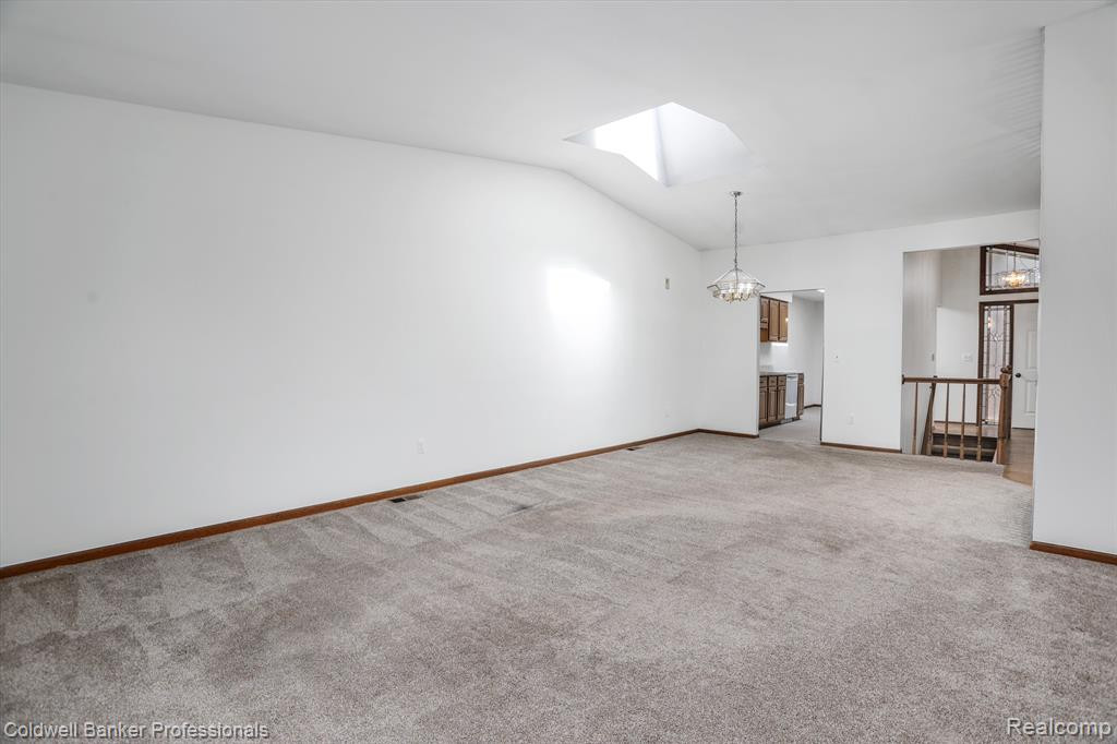 49320 MAYFLOWER Court, Shelby Twp, MI 48315 — Photo 10