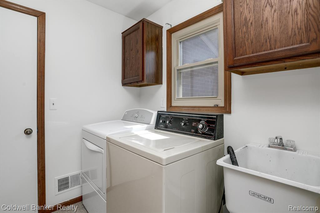 49320 MAYFLOWER Court, Shelby Twp, MI 48315 — Photo 15
