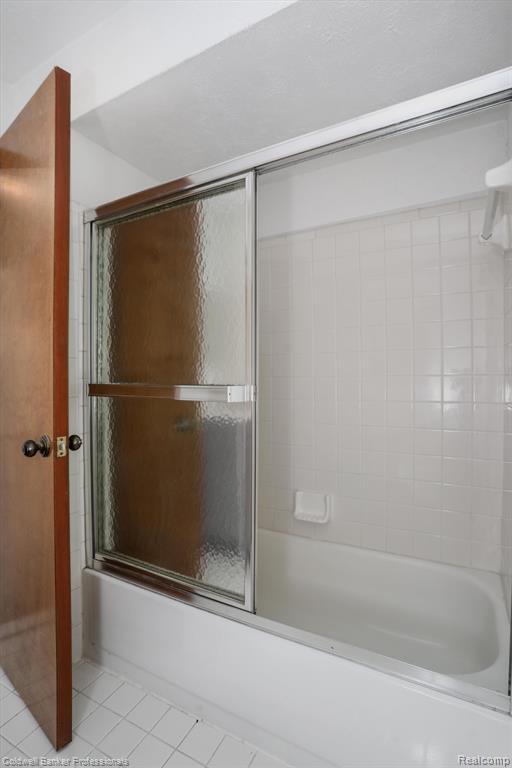49320 MAYFLOWER Court, Shelby Twp, MI 48315 — Photo 17